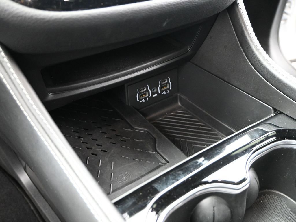 Used 2025 Chrysler Pacifica Limited image 20