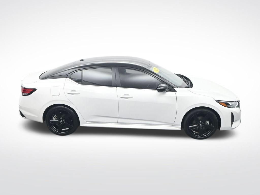 Used 2025 Nissan Sentra SR FWD image 27
