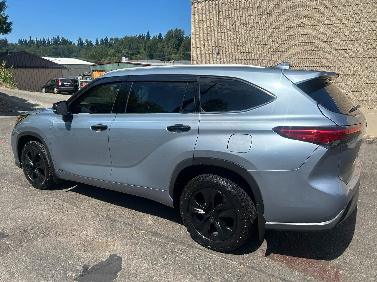 Used 2022 Toyota Highlander XLE AWD/4WD image 7