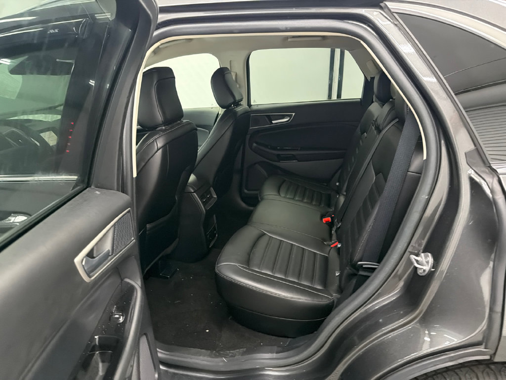 Used 2020 Ford Edge SEL w/ Convenience Package FWD image 22