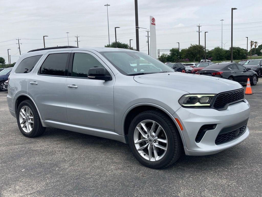 Used 2024 Dodge Durango GT RWD image 3