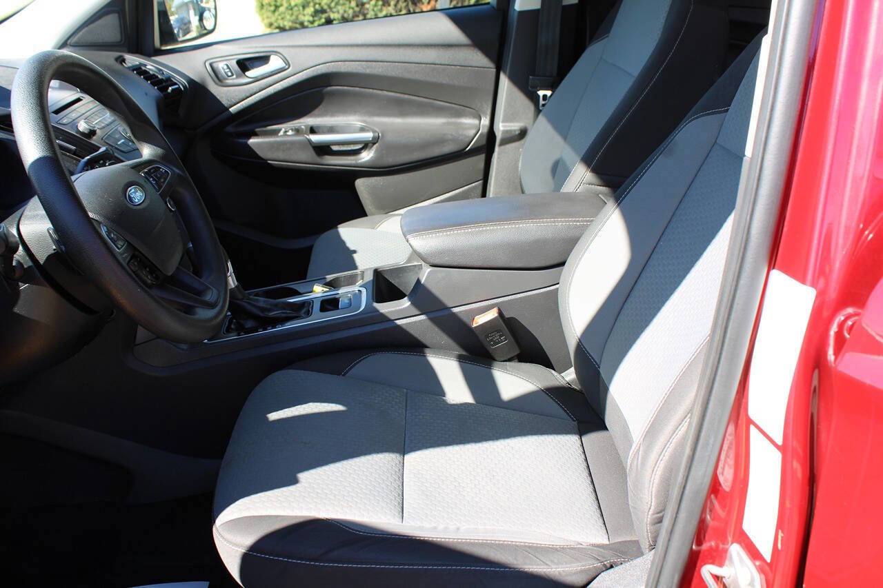Used 2017 Ford Escape SE image 56