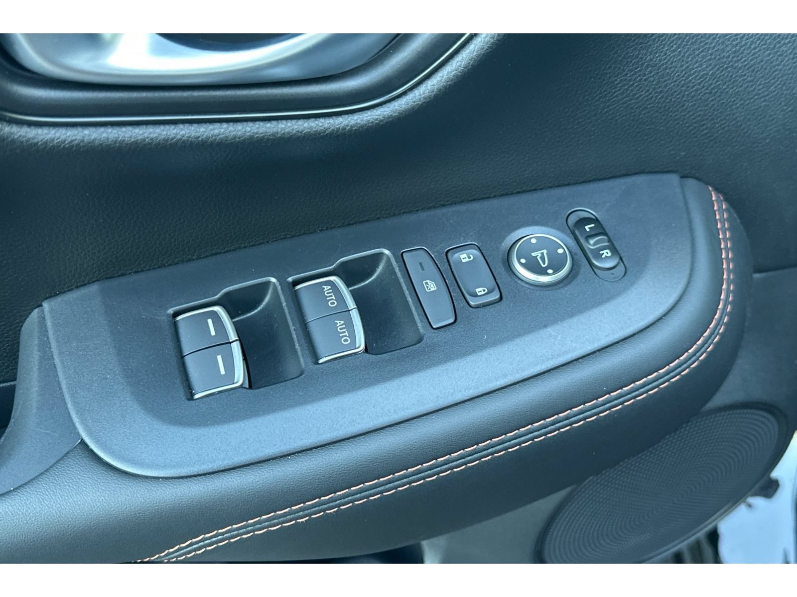 Used 2027 Honda HR-V Sport image 12