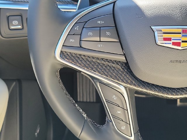 New 2026 Cadillac XT5 Sportv w/ LPO, Floor Liner Package AWD/4WD image 11