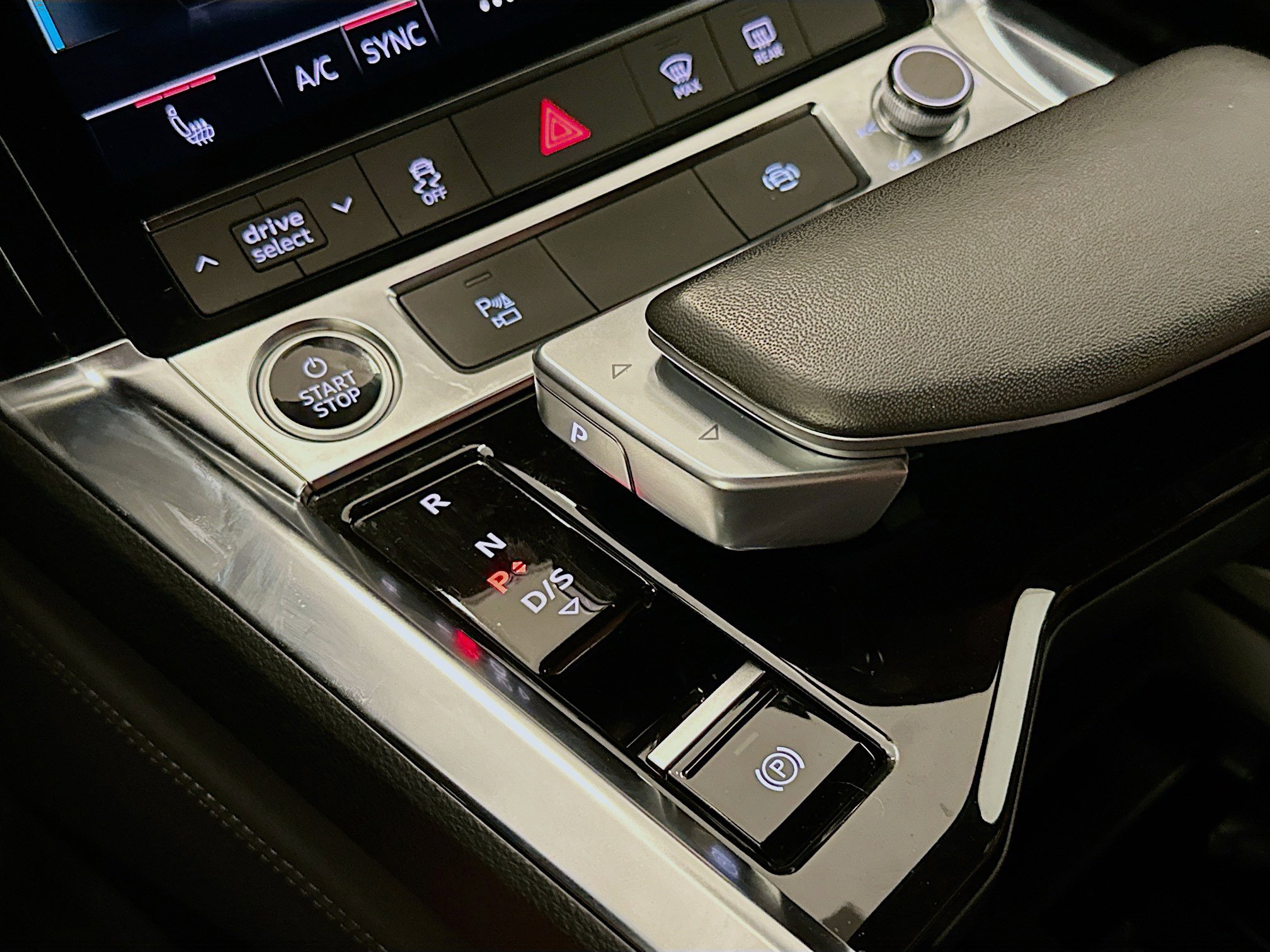 Used 2023 Audi e-tron Premium w/ Convenience Plus Package AWD/4WD image 25