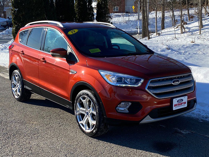 Used 2019 Ford Escape Titanium image 3