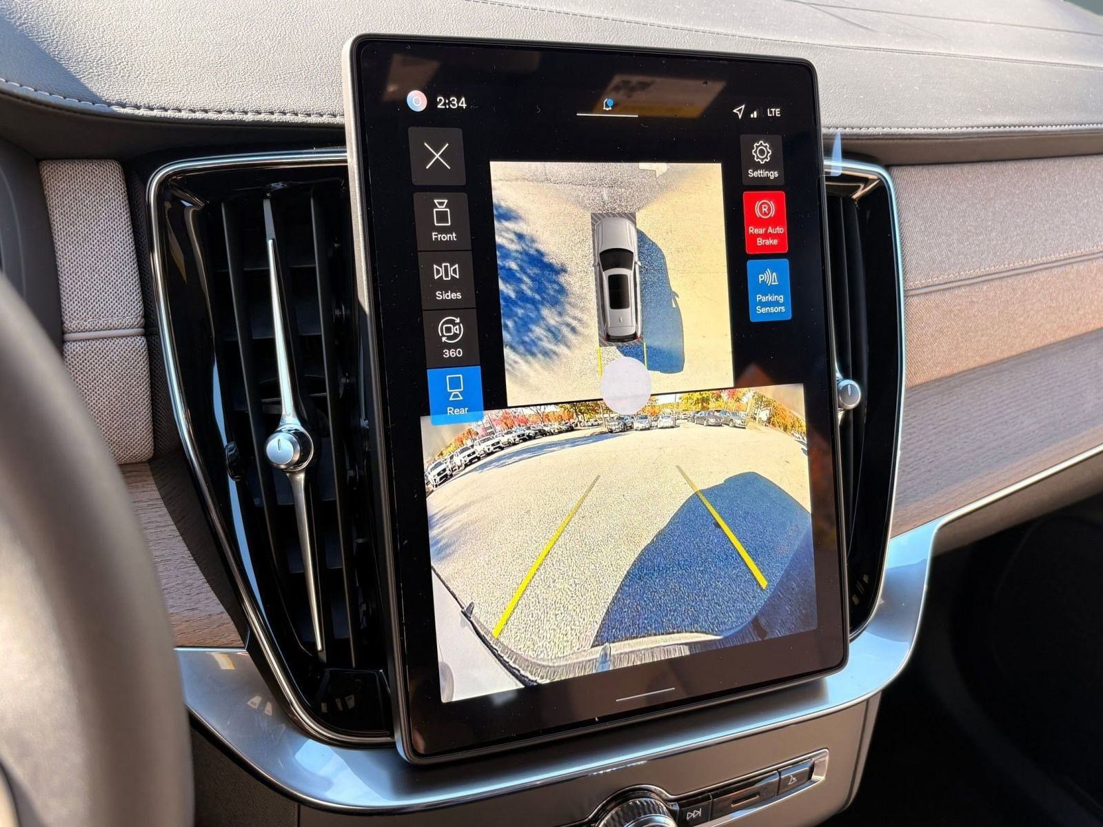 New 2026 Volvo XC90 B6 Plus w/ Protection Package image 31