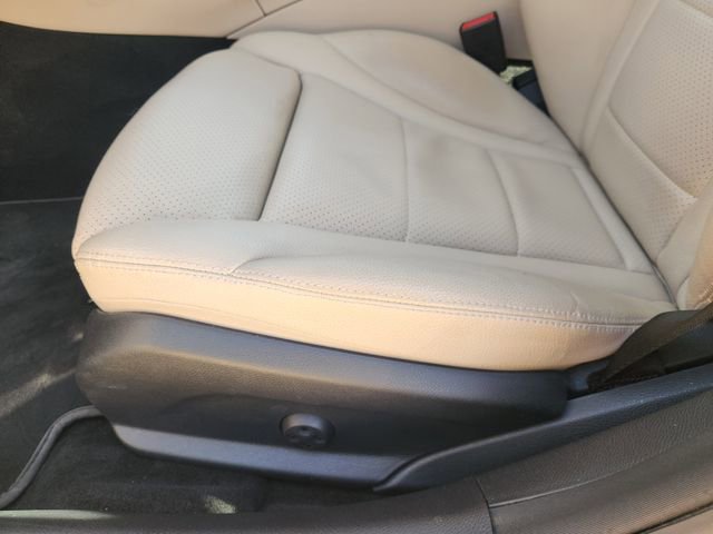 Used 2015 Mercedes-Benz C 300 Sedan image 17