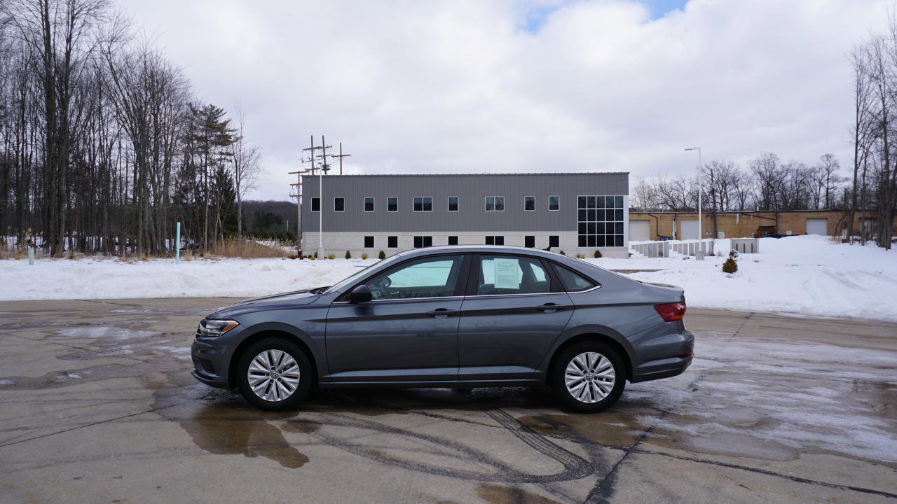 Used 2019 Volkswagen Jetta R-Line image 2