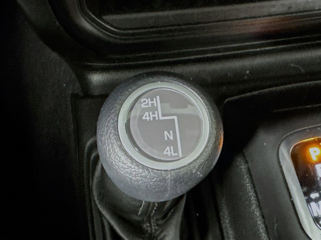 Used 2022 Jeep Gladiator Willys image 19