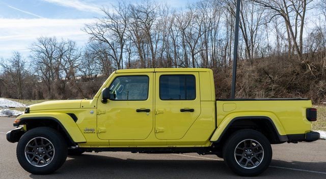 Used 2023 Jeep Gladiator Overland w/ Popular Equipment Package image 9