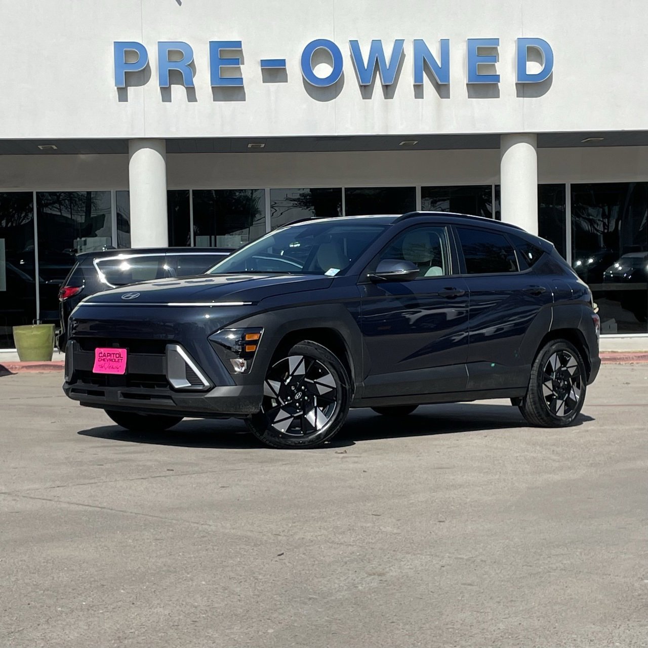 Used 2025 Hyundai Kona SEL image 1