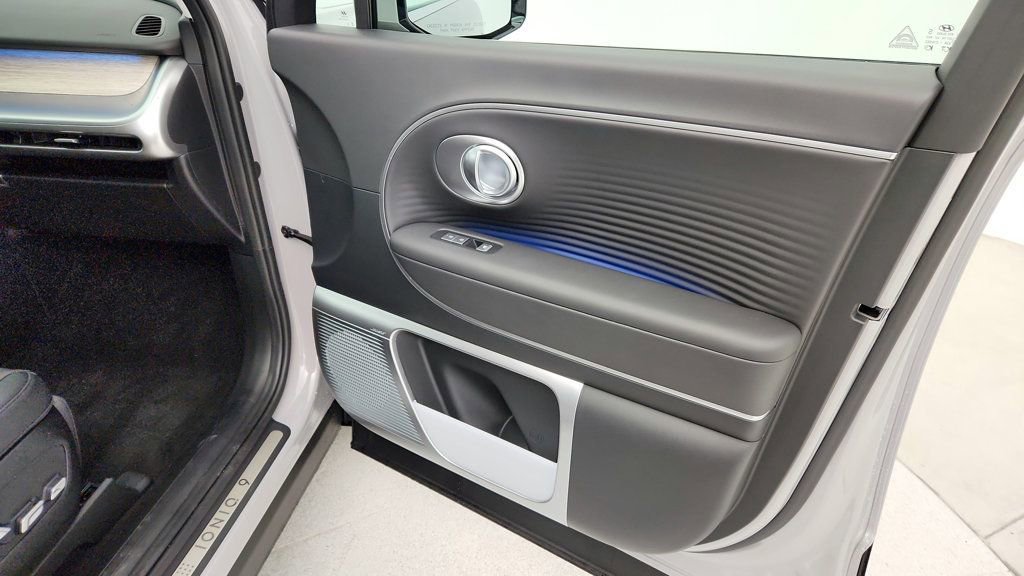 Used 2026 Hyundai Ioniq 9 Limited image 27