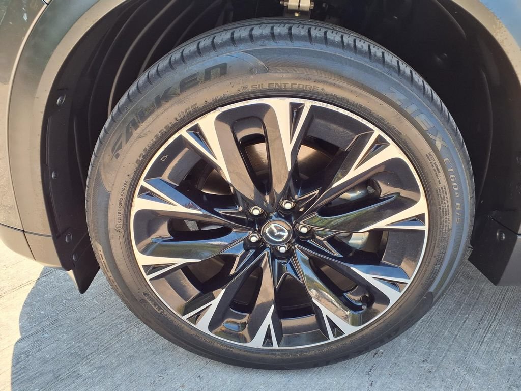 Used 2024 MAZDA CX-90 Plug-In Hybrid w/ Premium Plus AWD/4WD image 9