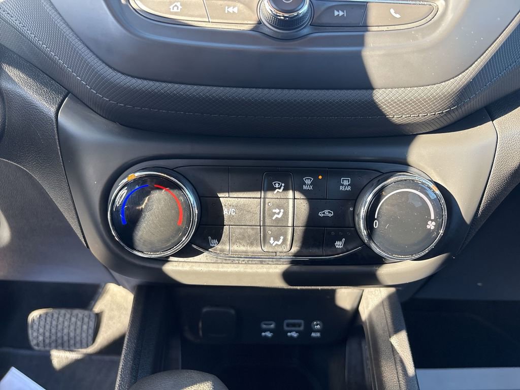 Used 2022 Chevrolet TrailBlazer LT w/ Driver Confidence Package image 16