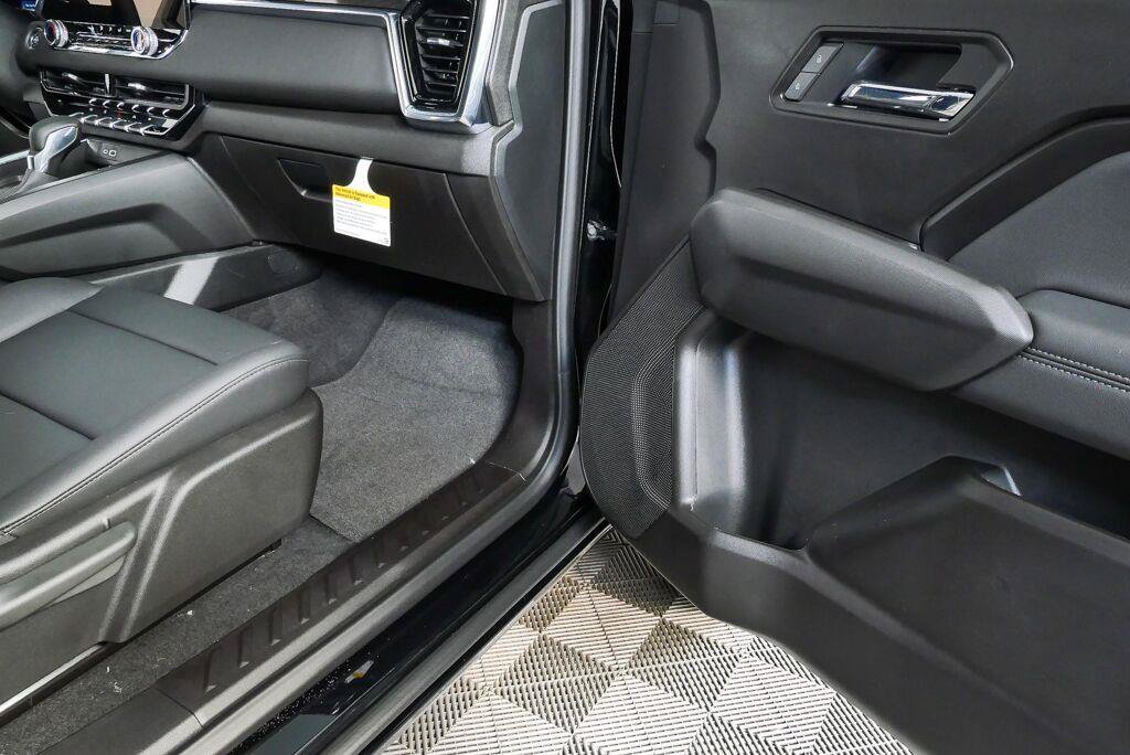 New 2026 GMC Canyon Elevation w/ Convenience Package RWD image 30
