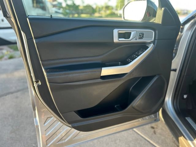Used 2021 Ford Explorer Limited w/ Hybrid Equipment Group 310A AWD/4WD image 11