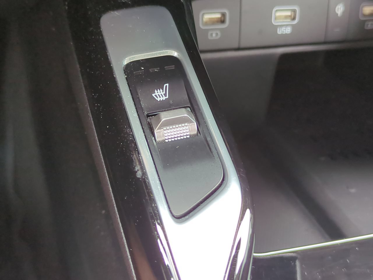 Certified 2023 Kia Sorento SX FWD image 24