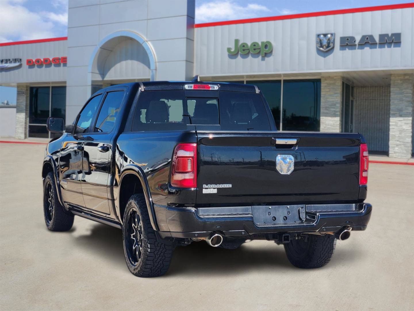 Used 2021 RAM 1500 Laramie w/ Laramie Southwest Edition RWD image 4