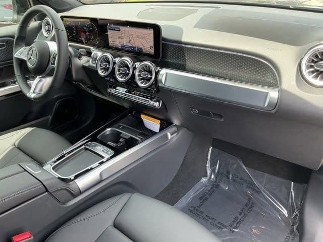 Certified 2025 Mercedes-Benz GLB 250 image 20