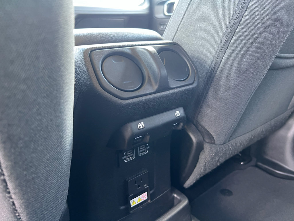Certified 2025 Jeep Wrangler Unlimited Sahara AWD/4WD image 17