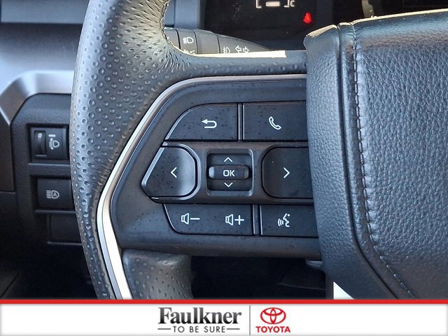 Used 2025 Toyota 4Runner SR5 AWD/4WD image 18
