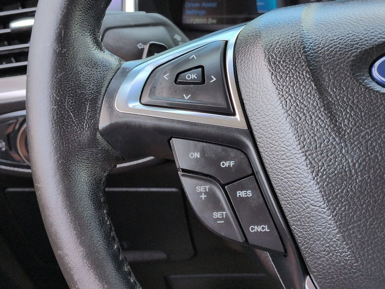 Used 2018 Ford Edge SEL w/ Equipment Group 201A FWD image 25