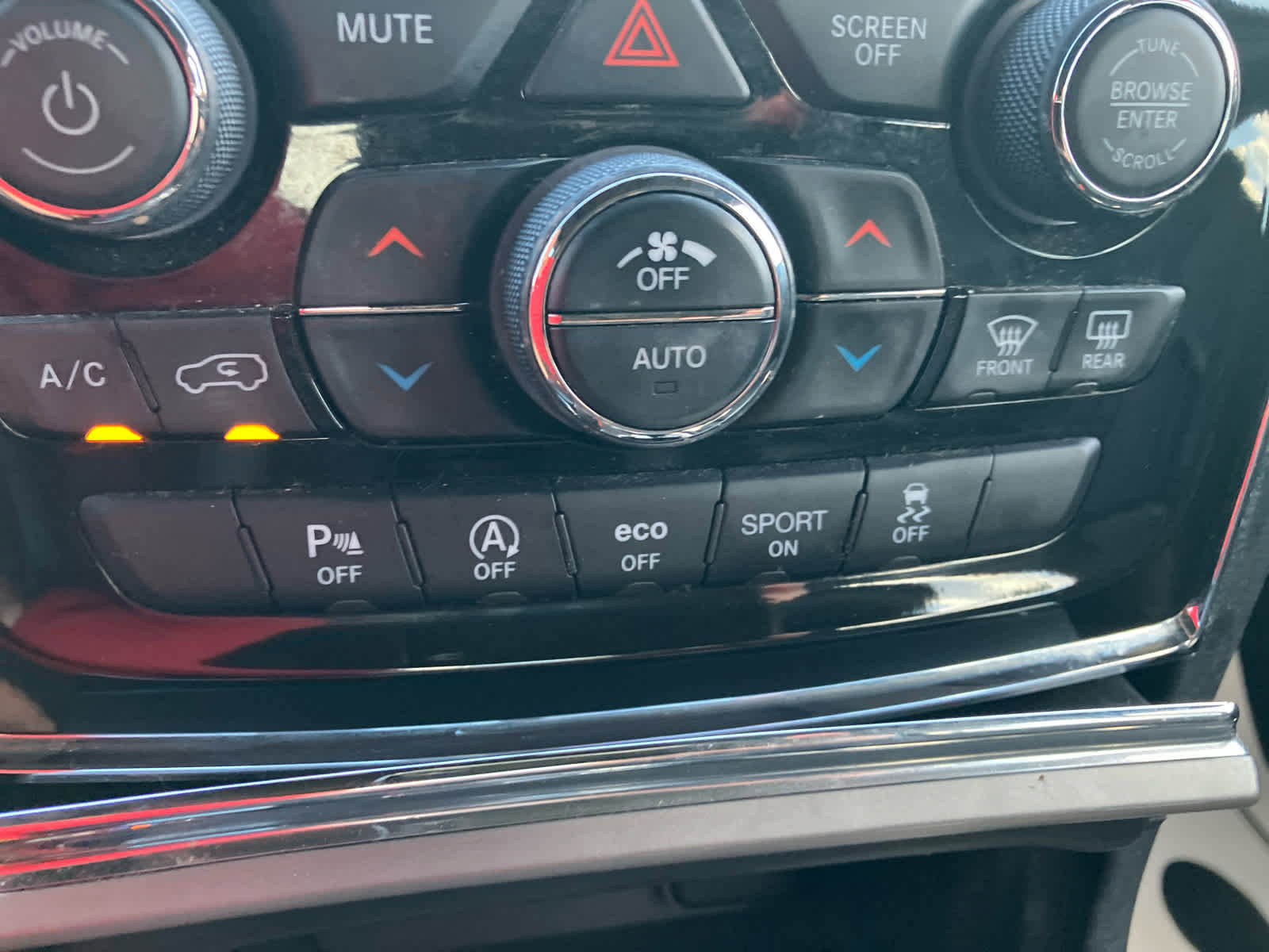 Used 2021 Jeep Grand Cherokee Limited image 27