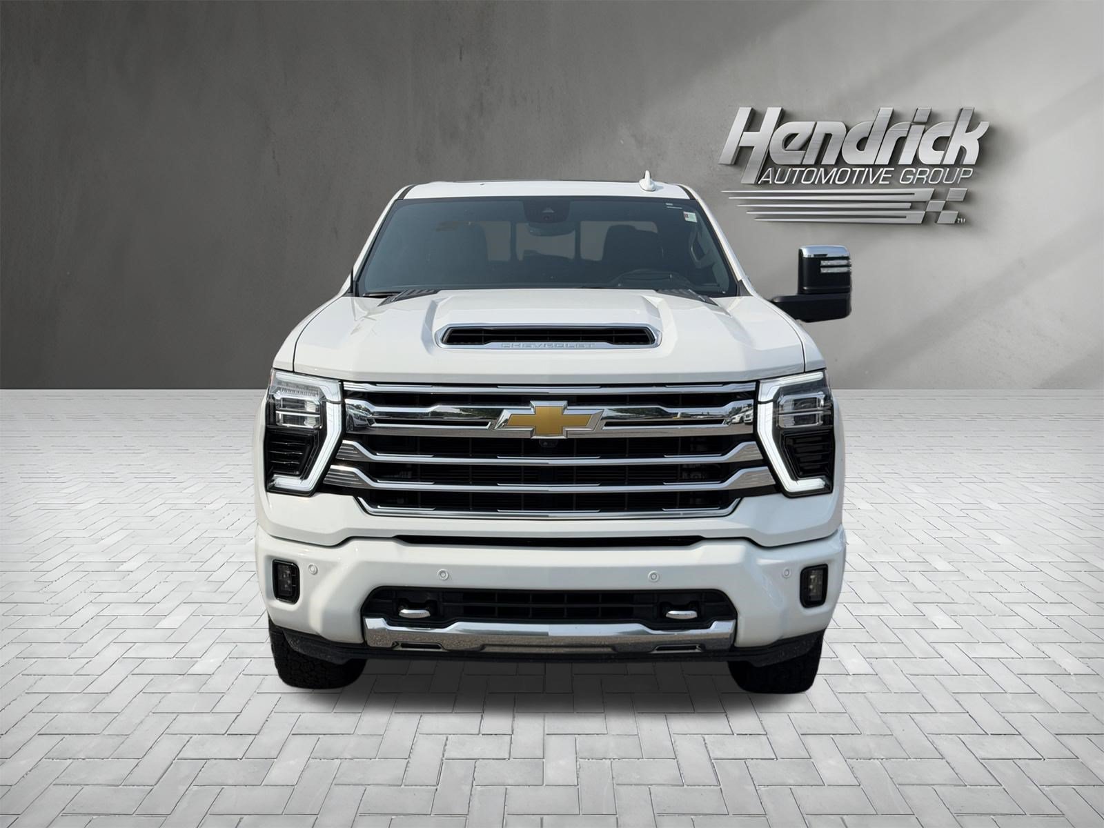 Used 2024 Chevrolet Silverado 2500 High Country w/ High Country Premium Package AWD/4WD image 3