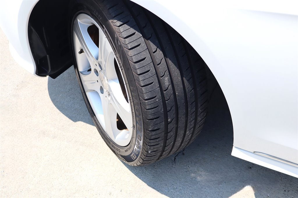 Used 2014 Mercedes-Benz E 250 BlueTEC Sedan image 10