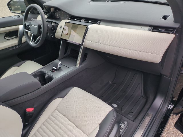 New 2026 Land Rover Discovery Sport Landmark AWD/4WD image 19