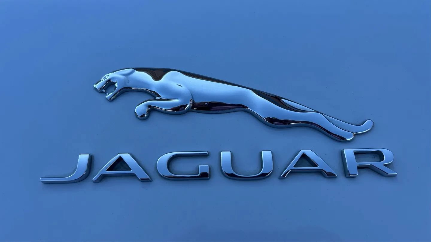 Used 2020 Jaguar F-TYPE Convertible RWD image 42