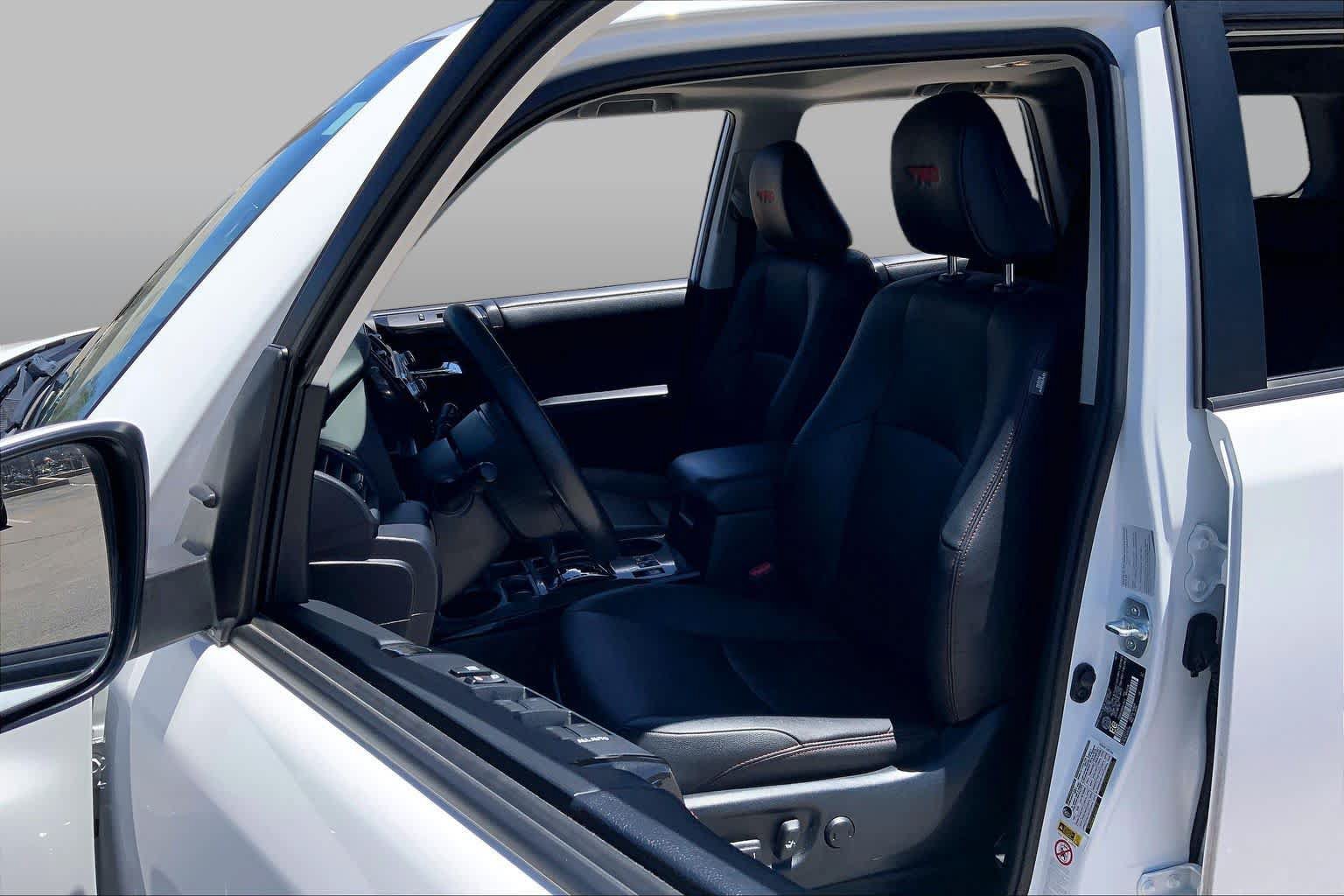 Used 2019 Toyota 4Runner SR5 AWD/4WD image 7