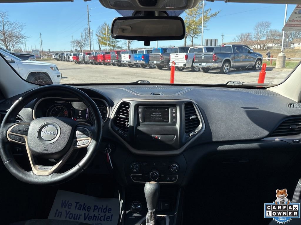 Used 2018 Jeep Cherokee Latitude w/ Altitude Package image 2