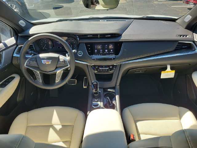 New 2026 Cadillac XT5 Sportv w/ LPO, Floor Liner Package AWD/4WD image 8
