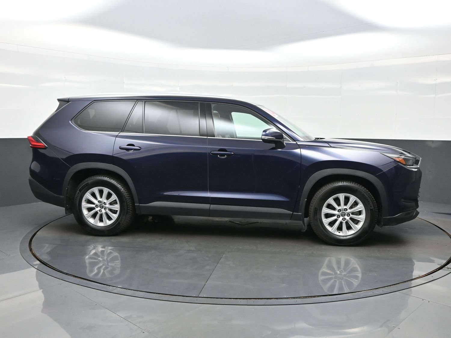 Used 2024 Toyota Grand Highlander AWD image 7