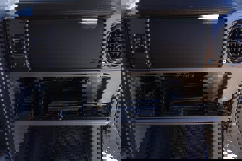 Used 2004 HUMMER H2 w/ Preferred Equipment Group image 33