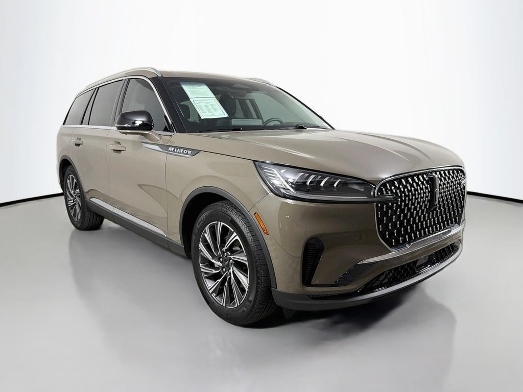 Used 2025 Lincoln Aviator 2WD w/ Equipment Group 101A image 3