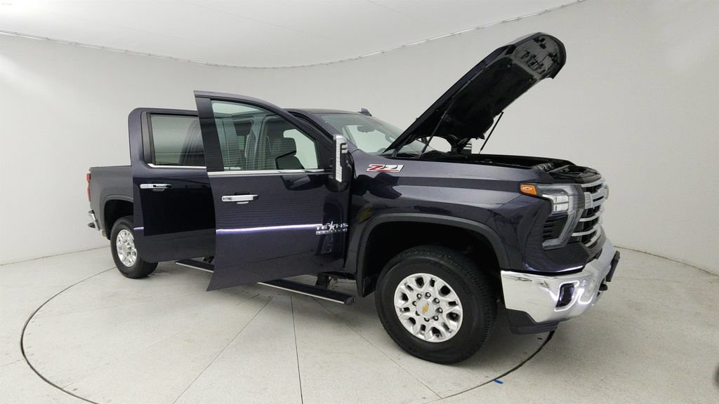 Certified 2024 Chevrolet Silverado 2500 LTZ w/ LTZ Premium Texas Edition AWD/4WD image 9