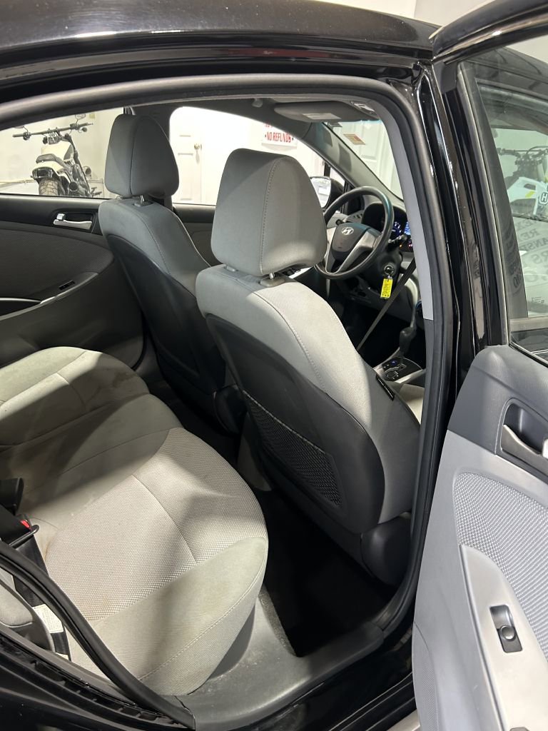 Used 2014 Hyundai Accent GLS image 9