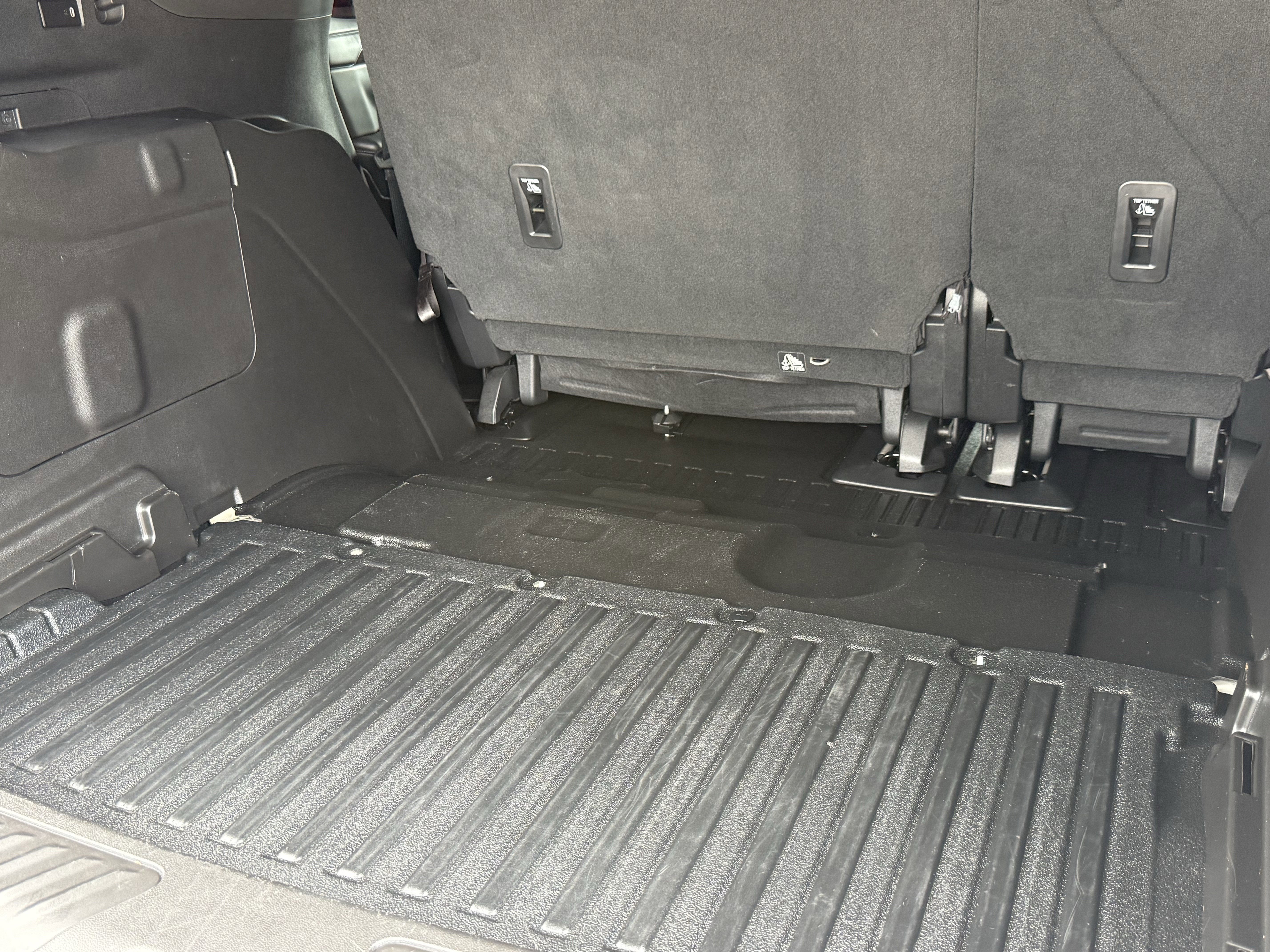 Used 2021 Chevrolet Tahoe 2WD w/ Remote Keyless Entry Package image 31