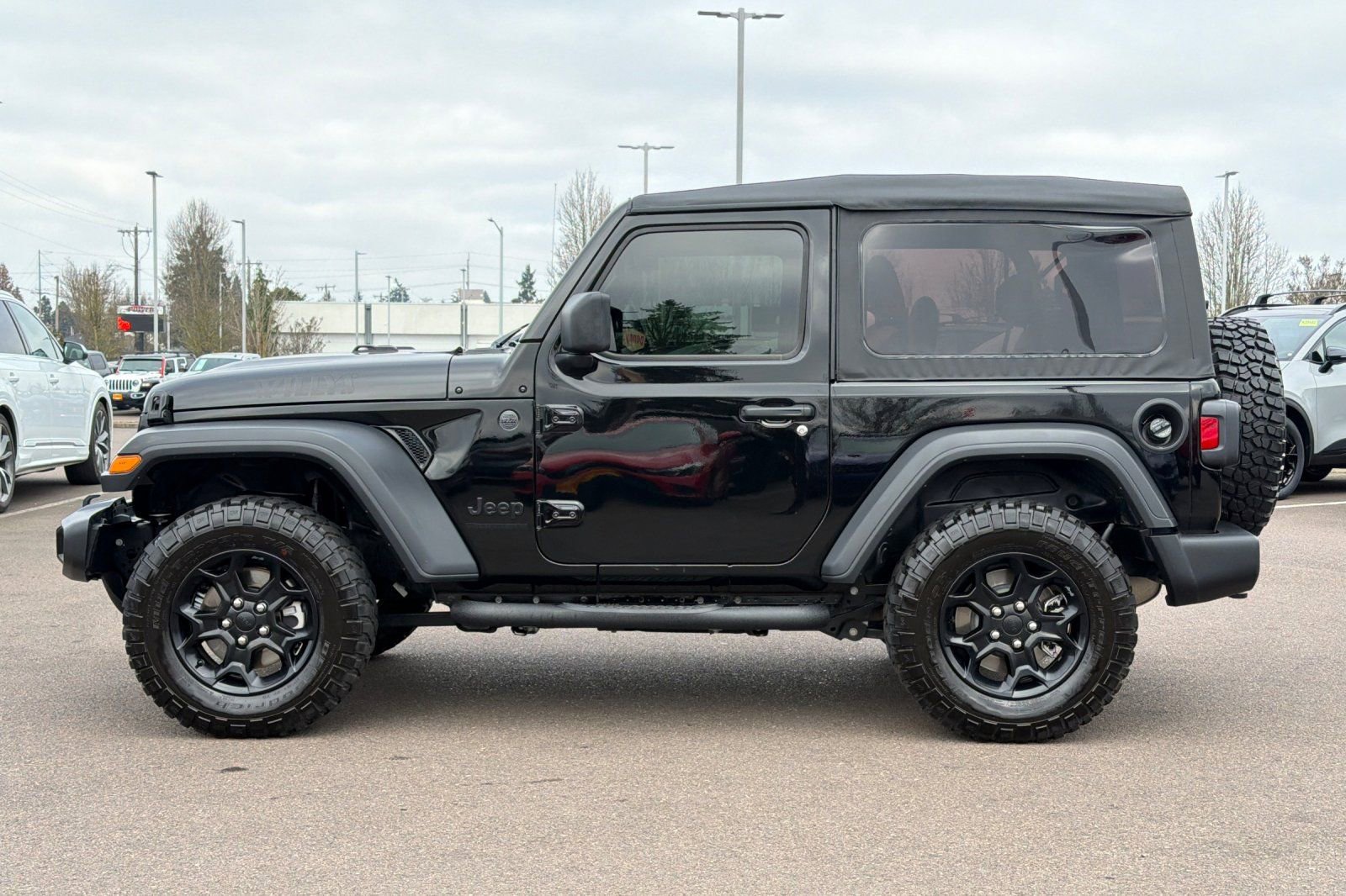 Used 2023 Jeep Wrangler Willys image 7
