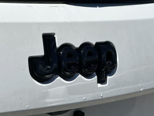Used 2019 Jeep Grand Cherokee Altitude AWD/4WD image 20