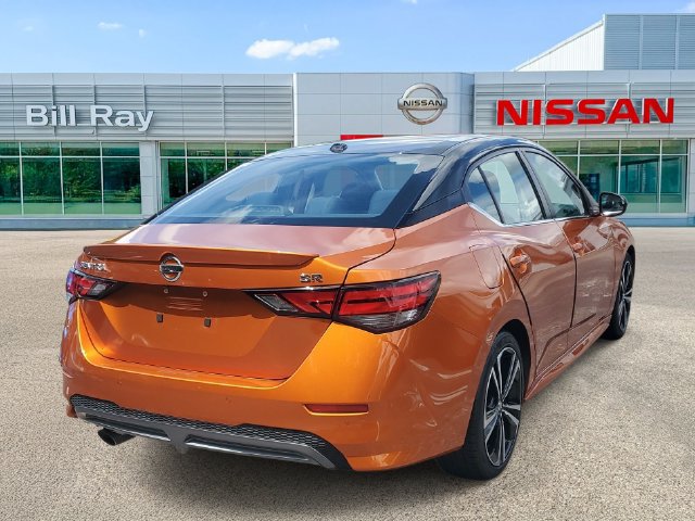 Used 2022 Nissan Sentra SR w/ Electronics Package FWD image 4