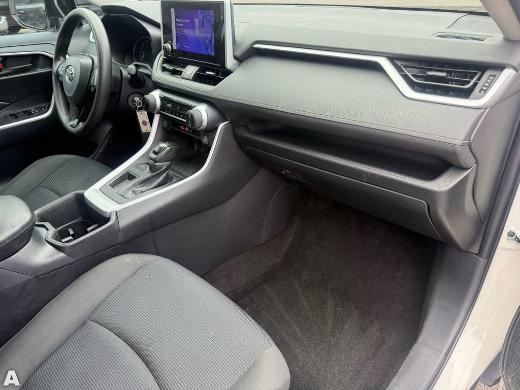 Used 2024 Toyota RAV4 LE image 28