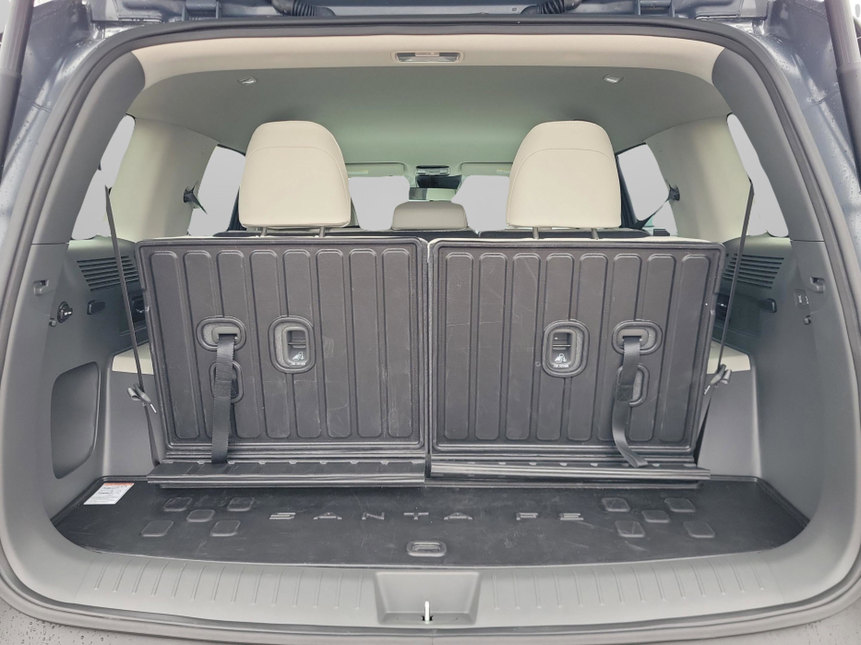 Used 2025 Hyundai Santa Fe SEL image 8