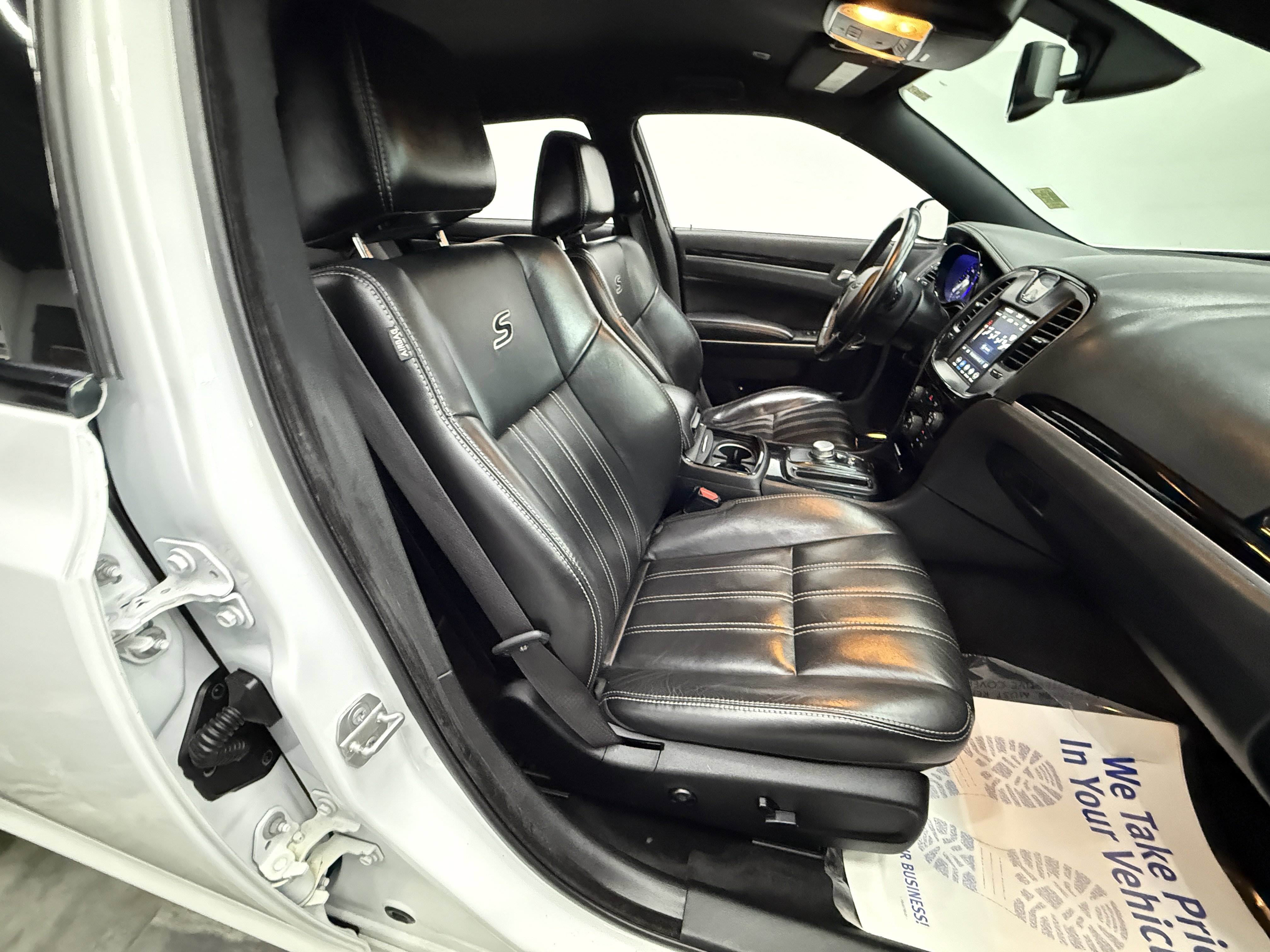 Used 2018 Chrysler 300 S image 22