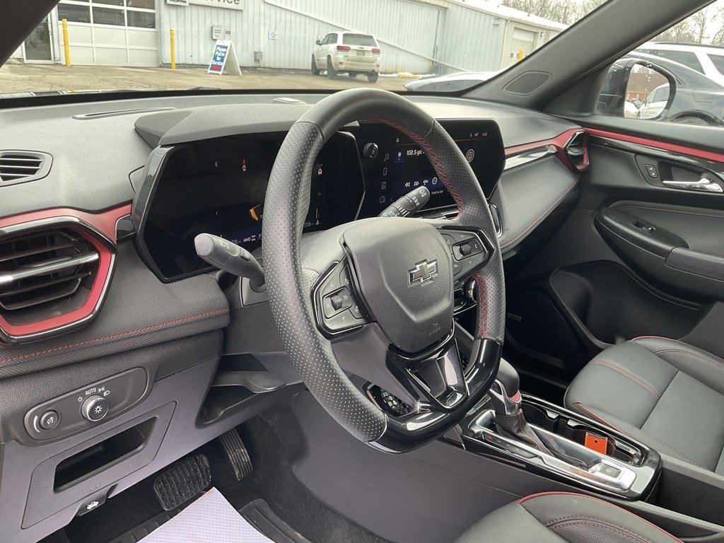 Used 2025 Chevrolet TrailBlazer RS w/ Convenience Package image 10