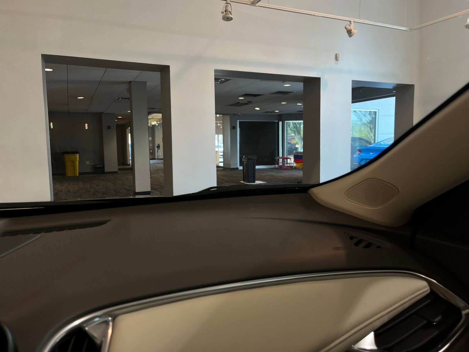 Used 2024 Chevrolet Malibu LT image 35