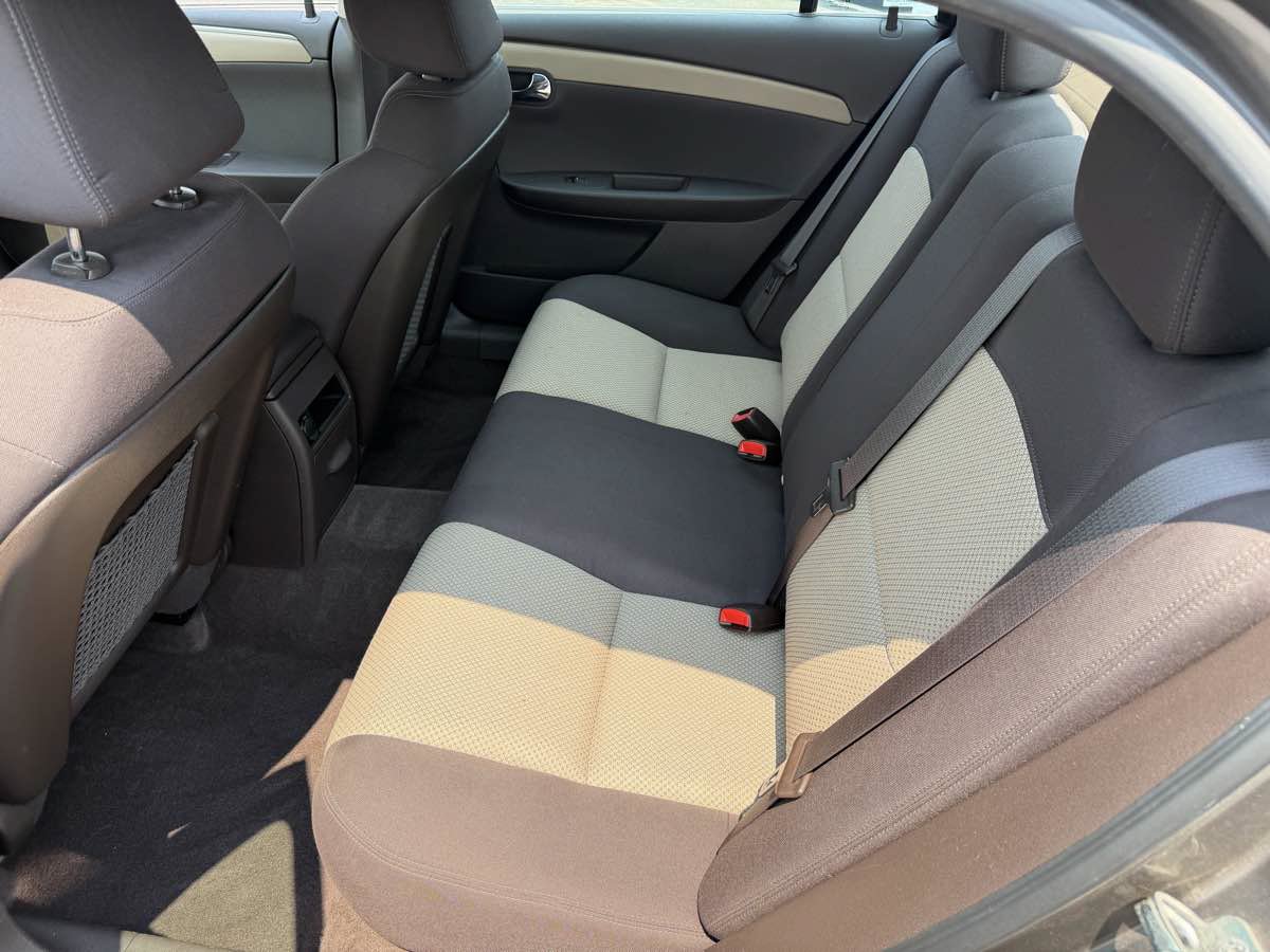 Used 2011 Chevrolet Malibu LS FWD image 13